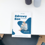 7×10 book on a white table_Zdrowy Sen w 9 krokach okładka